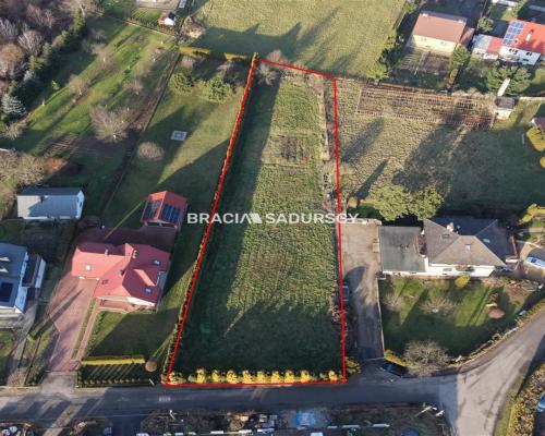 Na sprzedaż - działka budowlana 2358 m², Kraków - Nowa Huta (Mogiła)   Oferujemy piękną działkę budowlaną o powie