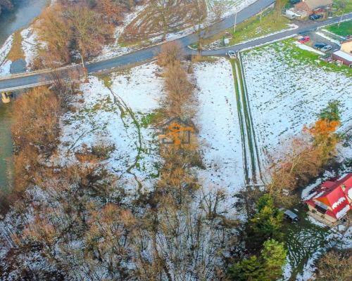 Działka budowlana na sprzedaż - Stadniki, gmina Dobczyce - 95 000 zł   Na sprzedaż oferujemy urokliwie położoną działkę budow