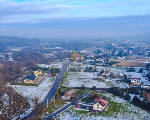 Działka budowlana na sprzedaż - Stadniki, gmina Dobczyce - 95 000 zł   Na sprzedaż oferujemy urokliwie położoną działkę budow