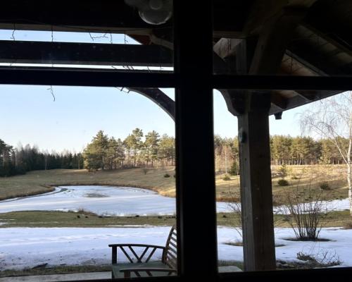Drewniany dom premium nad stawem | 1 ha | Sauna |