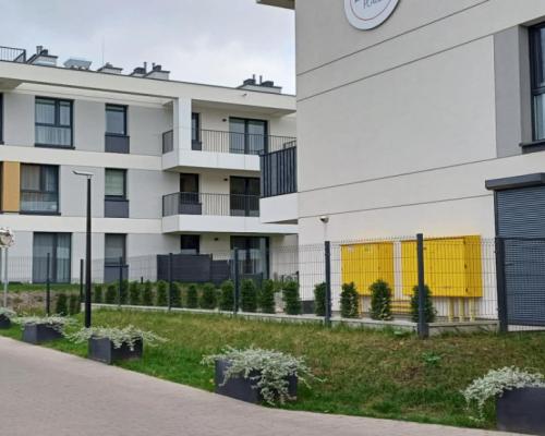 Apartament z antresolą i tarasem na dachu .