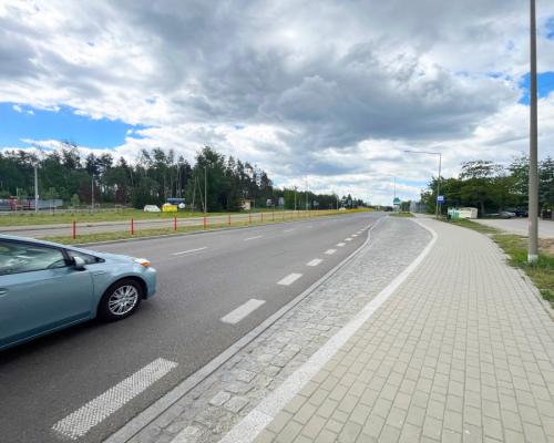 Atrakcyjna działka przy drodze