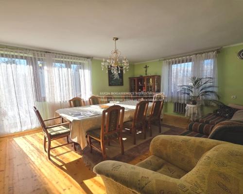 Ustroń | Dom wolnostojący | 328 m² | 11 pokoi | działka 758 m²  PODSTAWOWE PARAMETRY  Powierzchnia użytkowa: ok.