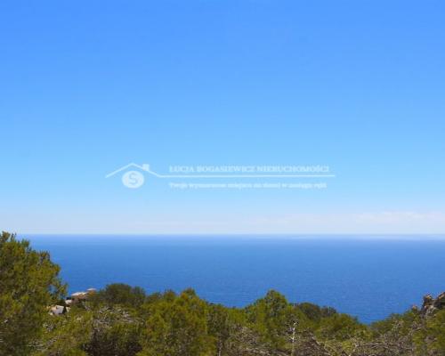 Już dziś spełnij swoje marzenie o pięknej willi w słonecznej Hiszpanii na najpiękniejszym wybrzeżu Costa Blanca! Nowoczesna wil