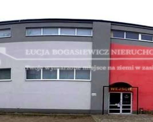 Do sprzedania budynek handlowo-usługowy o pow. 2000 m2 usytuowany na działkach o łącznej pow. 4800 m2 w miejscowości Leżajsk pr