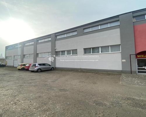 Do sprzedania budynek handlowo-usługowy o pow. 2000 m2 usytuowany na działkach o łącznej pow. 4800 m2 w miejscowości Leżajsk pr