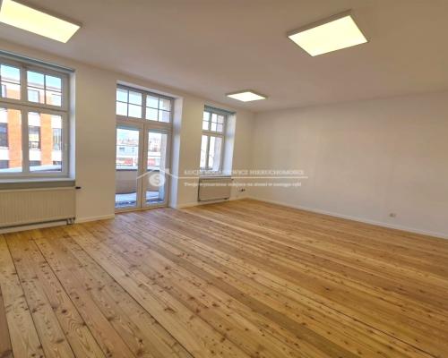Nowoczesny lokal biurowy 57 m² z serwerownią i parkingiem - Bielsko-Biała, ul. Komorowicka 39  Do wynajęcia komfortowy i
