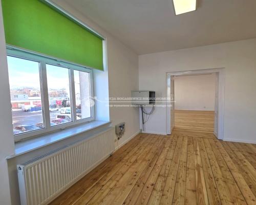 Nowoczesny lokal biurowy 57 m² z serwerownią i parkingiem - Bielsko-Biała, ul. Komorowicka 39  Do wynajęcia komfortowy i