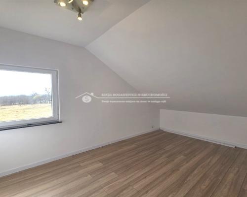 Lokal na wynajem - 60 m² | Usługi, handel, biuro lub cele mieszkalne | Parking w cenie   Do wynajęcia funkcjonalny lokal