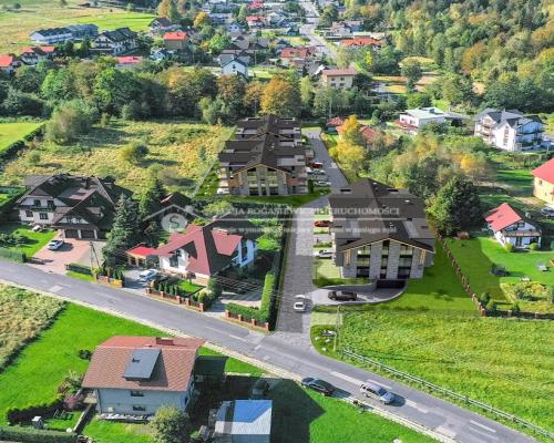 Inwestycja zlokalizowana jest w Szczyrku. Miasto to łączy w pełni rozwiniętą infrastrukturę z położeniem w wyjątkowo malownicze