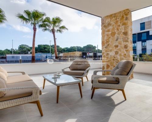 Luksusowy apartament w Orihuela Costa.   Całkowicie wykończony, piękny, jasny i przestronny apartament z 2 sypialniami, prywa