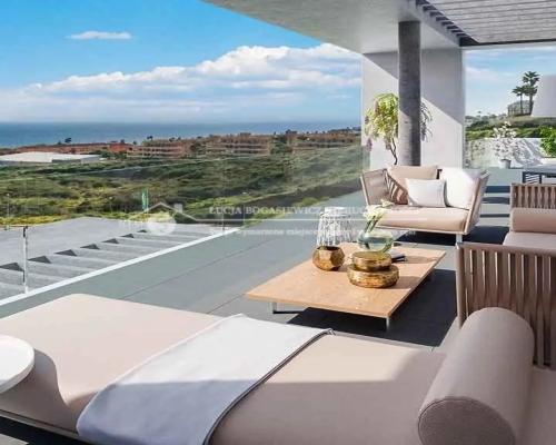 KOMPLEKS MIESZKANIOWY W LAS LAGUNAS DE MIJAS    Wspaniały kompleks mieszkaniowy z widokiem na morze składa się z 82 nieruchom