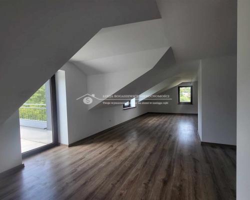 Przestronny, trzypokojowy apartament o pow. ponad 100 m2 z balkonem i 38 m tarasem z bajecznym widokiem na góry w doskon