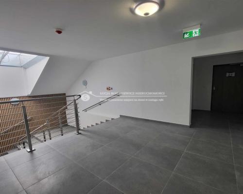 Przestronny, trzypokojowy apartament o pow. ponad 100 m2 z balkonem i 38 m tarasem z bajecznym widokiem na góry w doskon