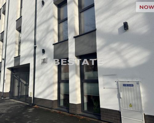 Lokal w Centrum miasta idealny pod usługi, garaż