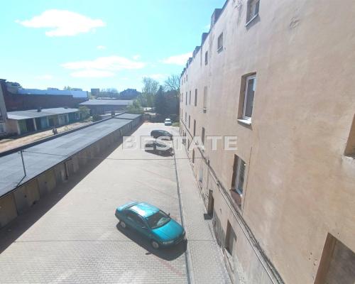 M3, duży zamknięty parking, centrum Pabianic