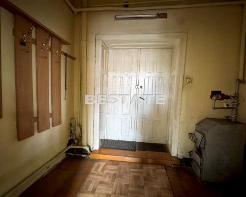 Klimatyczne z potencjałem, teren prywatny,  garaż