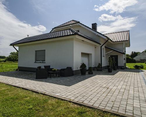 Urokliwy dom w Krzyżowej/ 131,6m2 pow. mieszkalna