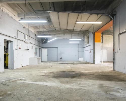 Lokal - Hala 180m2, działka 1200m2