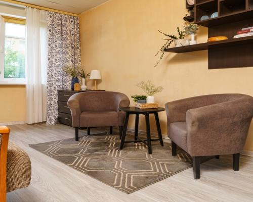 Klonowica, 2 pok. II piętro - 32 m2, do remontu,
