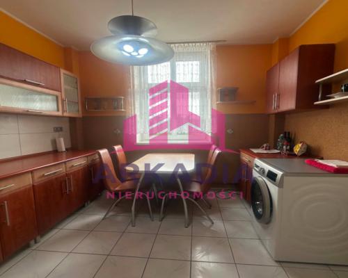 Mieszkanie 69,40 m² z DWOMA GARAŻAMI – Dobrocin