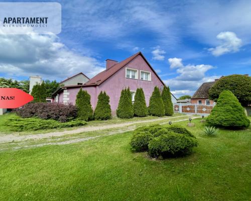 Przestronny dom 6 pokoi z garażami i ogrodem