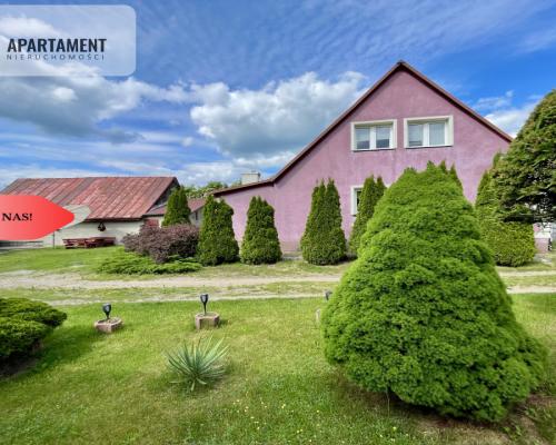 Przestronny dom 6 pokoi z garażami i ogrodem