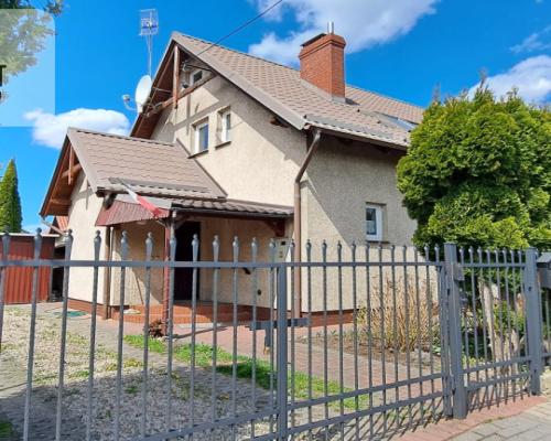Dom blizniak, centrum, 3 pokoje, ogródek, garaż