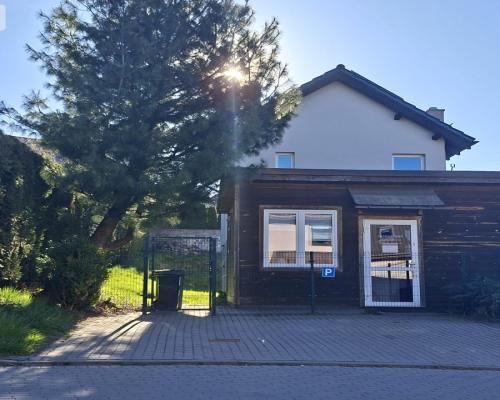 Dom Przywidz – cisza, natura i biznes w jednym mie