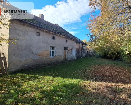 Dom na wsi do remontu z 5,5 ha ziemi.