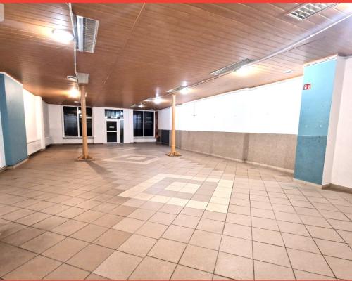 Wynajem lokal handlowo-usługowy w centrum.