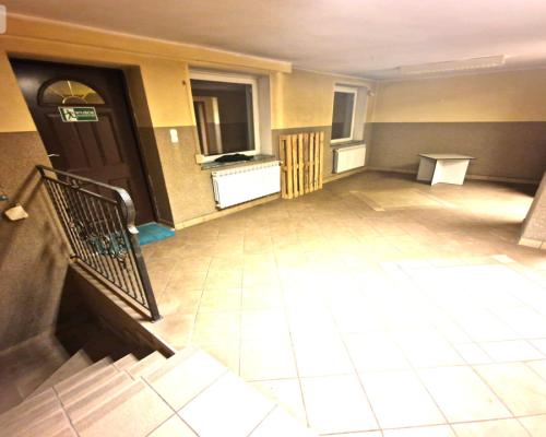 Wynajem lokal handlowo-usługowy w centrum.