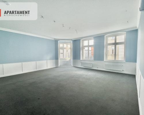 centrum, odrestaurowana kamienica, 1 piętro