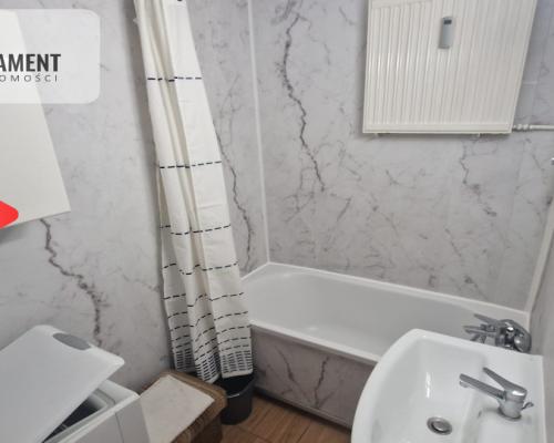 3 pokoje ,balkon, miejsce parkingowe