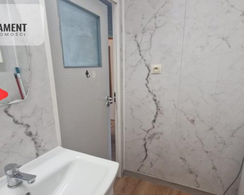 3 pokoje ,balkon, miejsce parkingowe