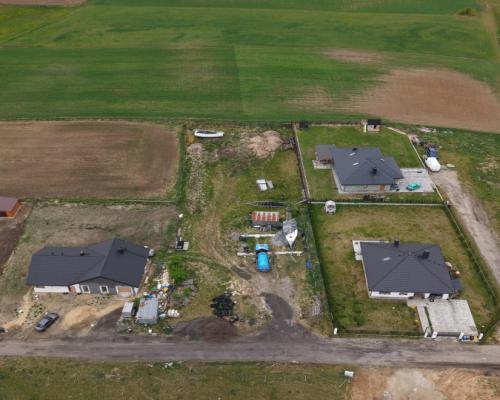 Działka budowlana 2437 m² – Stradomno
