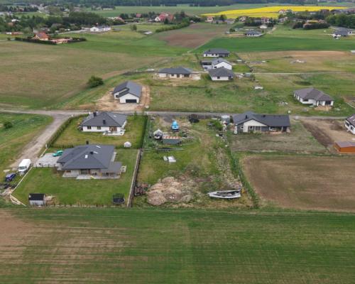 Działka budowlana 2437 m² – Stradomno