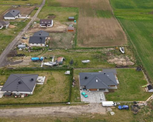 Działka budowlana 2437 m² – Stradomno