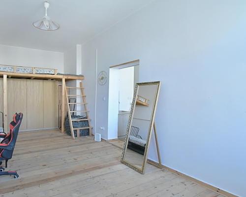 Kawalerka z balkonem, blisko uczelni