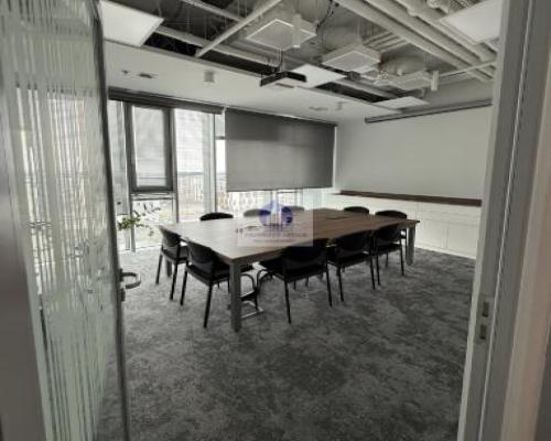 Mokotów: lokal biurowy 876m2 do wynajęcia