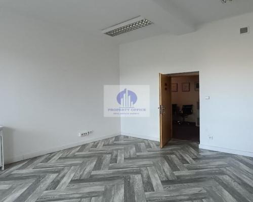 Śródmieście: lokal biurowo-usługowy 23,80 m2 z umywalką, do wynajęcia