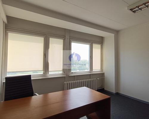 Praga Południe: lokal biurowy 27,70 m2 do wynajęcia