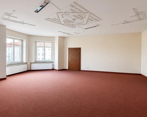 Przestronny apartament w kamienicy z windą