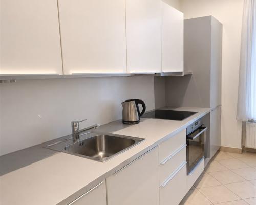 Funkcjonalny apartament w pobliżu Parku Chopina