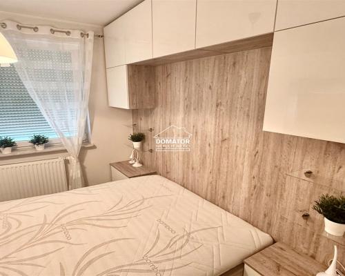 Do wynajęcia apartament, na Osiedlu Sześciu Planet , całkowicie wyposażony i stylowo urządzony. W skład mieszkania wchodzą , p