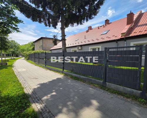 Kawalerka po remoncie w niskiej zabudowie