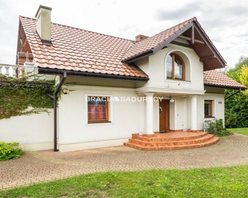 PRZESTRONNY, KLIMATYCZNY DOM NA WIDOKOWEJ DZIALCE
