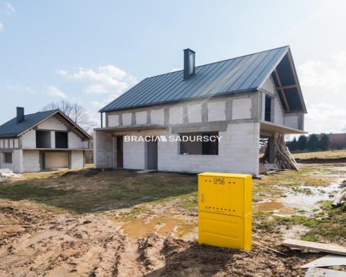 Dom w spokojnej okolicy Jeziora Dobczyckiego.