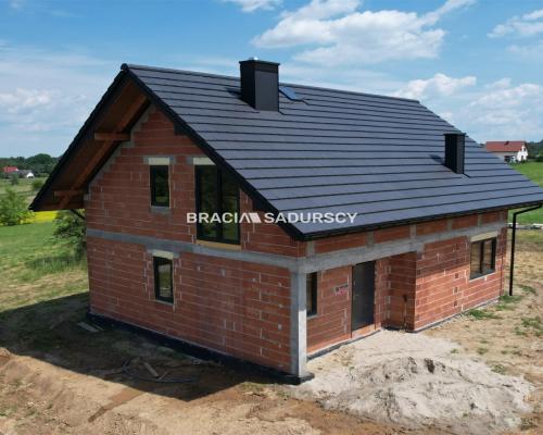 Dom w Brzezince, gm Brzeźnica
