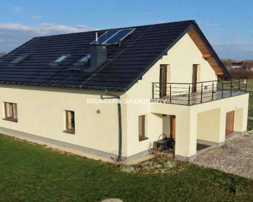 Dom, Kraków, ul Rumiakowa, 164 m 2 , działka 10 a, 1550 tys zł.   Na sprzedaż nowoczesny dom jednorodzinny z 2023 roku
